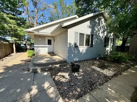 5134 E Eagle Lake Road Willmar MN 56201