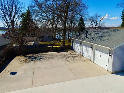 5134 E Eagle Lake Road Willmar MN 56201
