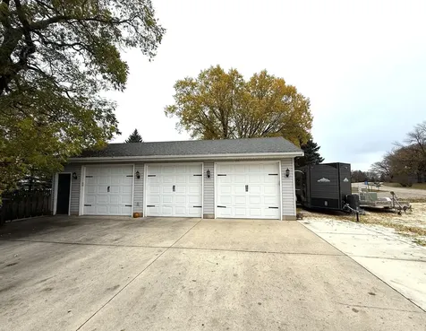 5134 E Eagle Lake Road Willmar MN 56201
