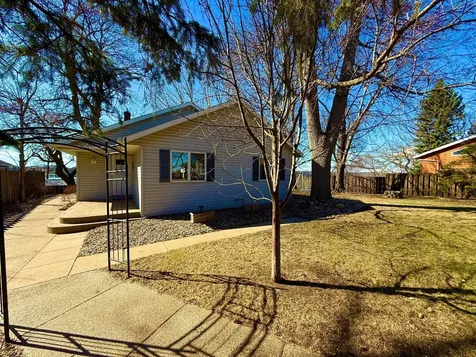 5134 E Eagle Lake Road Willmar MN 56201