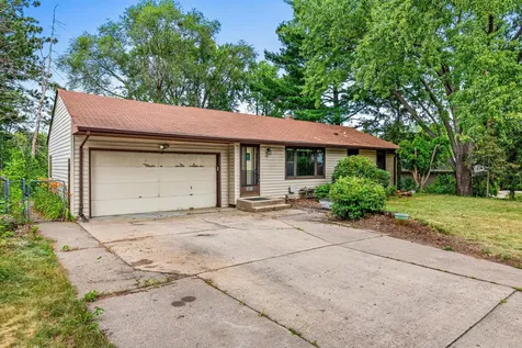 1837 City Heights Drive Maplewood MN 55117