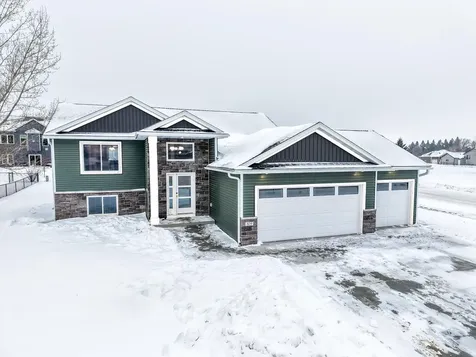 809 5th Avenue NW Dodge Center MN 55927