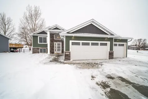 809 5th Avenue NW Dodge Center MN 55927