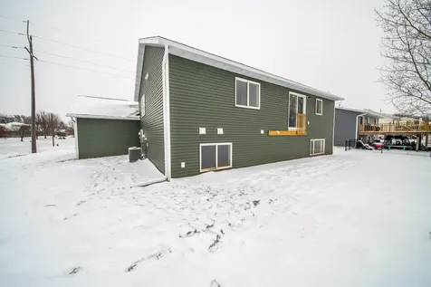 809 5th Avenue NW Dodge Center MN 55927