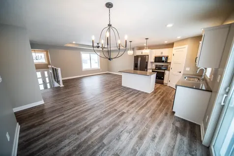 809 5th Avenue NW Dodge Center MN 55927