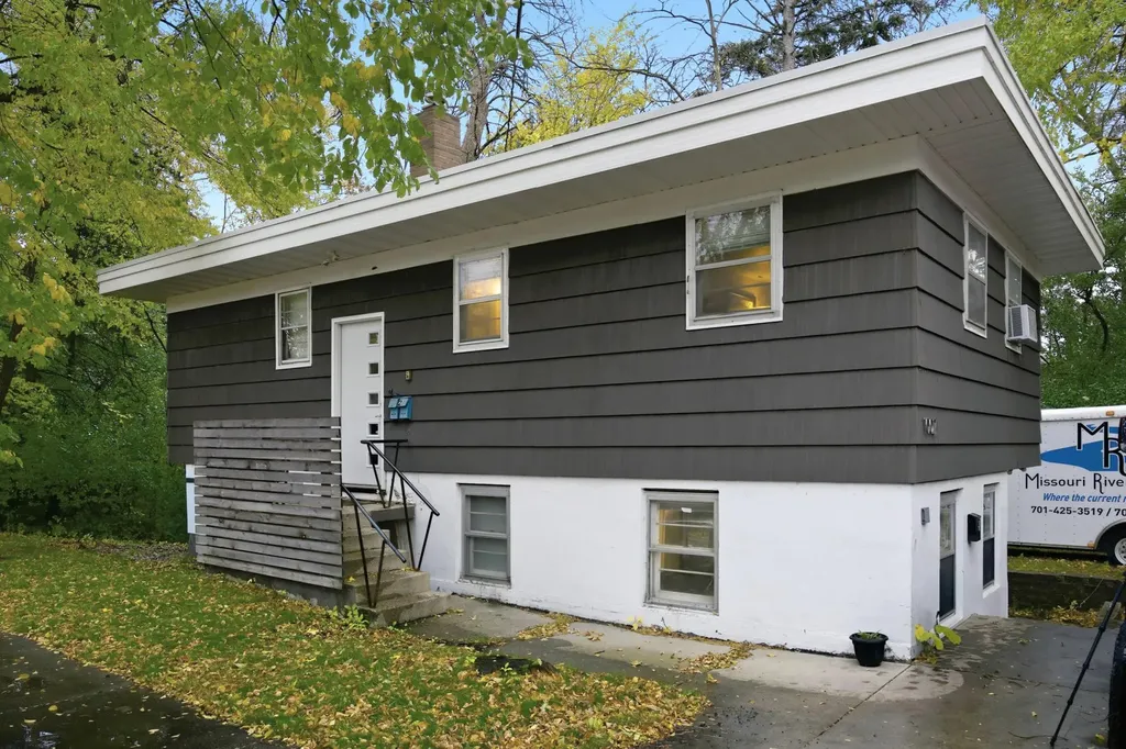 1002 9th Street S Moorhead MN 56560