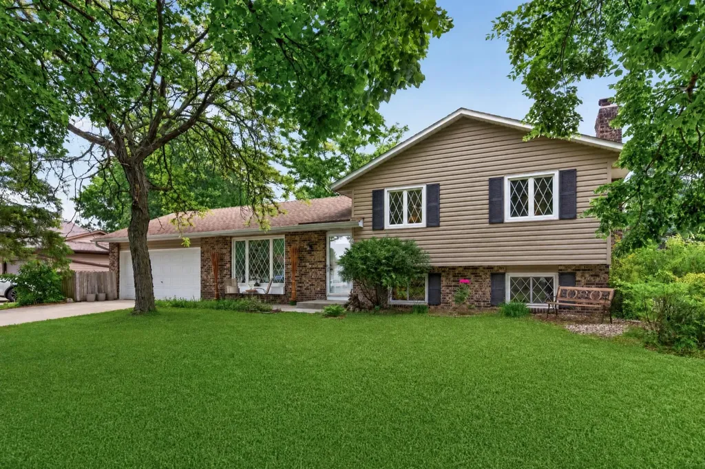 7599 Iverson Avenue S Cottage Grove MN 55016
