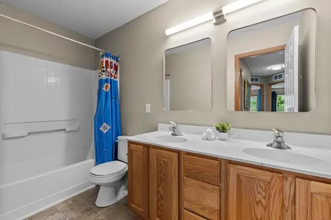 9207 W 136th Street Savage MN 55378