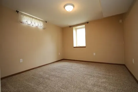 704 3rd Avenue NE Hillsboro ND 58045