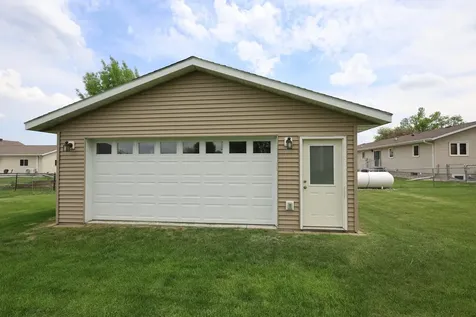 704 3rd Avenue NE Hillsboro ND 58045