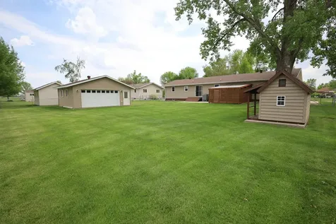704 3rd Avenue NE Hillsboro ND 58045