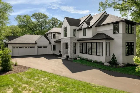 260 Eastwood Court Chanhassen MN 55317