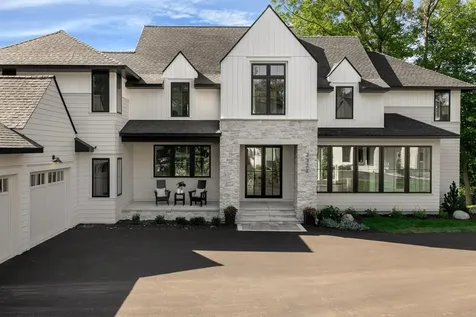 260 Eastwood Court Chanhassen MN 55317