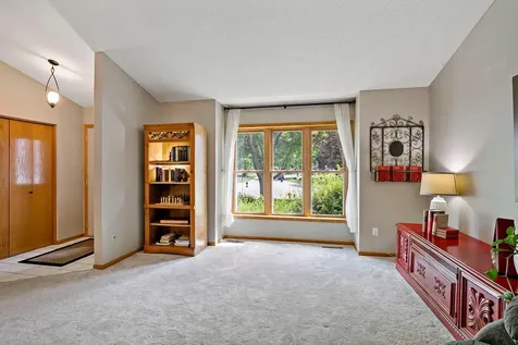 9662 84th Street Bay S Cottage Grove MN 55016
