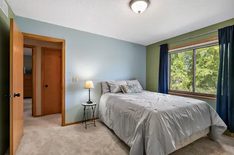 9662 84th Street Bay S Cottage Grove MN 55016