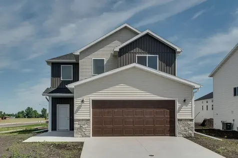2304 37 Avenue S Moorhead MN 56560