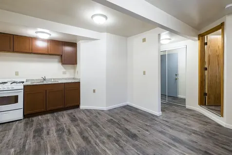 1619 Hubbard Avenue Saint Paul MN 55104