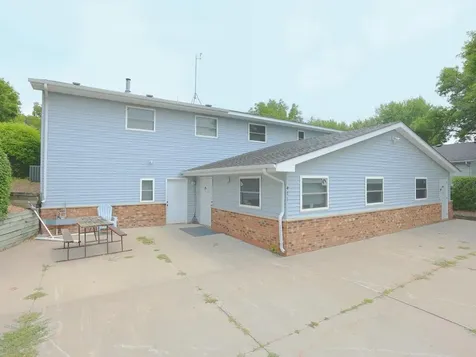 123 Fairlawn Avenue Winsted MN 55395