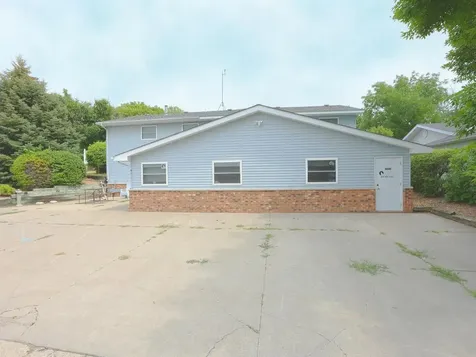 123 Fairlawn Avenue Winsted MN 55395
