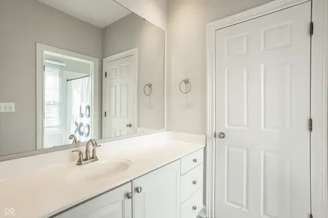 8183 Heyward Drive Indianapolis IN 46250