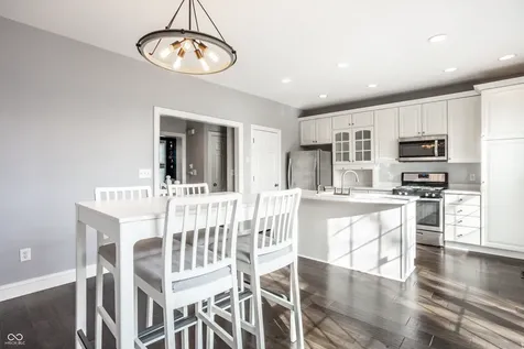 8183 Heyward Drive Indianapolis IN 46250