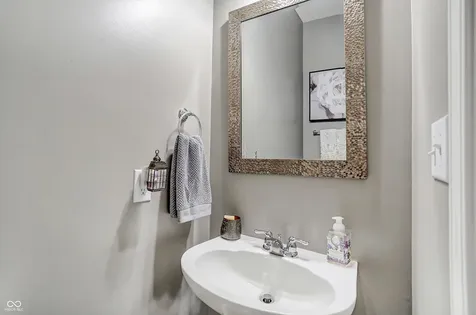 6791 W Winding Bend Mccordsville IN 46055