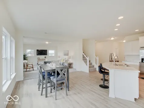 3923 Windstar Way Columbus IN 47203