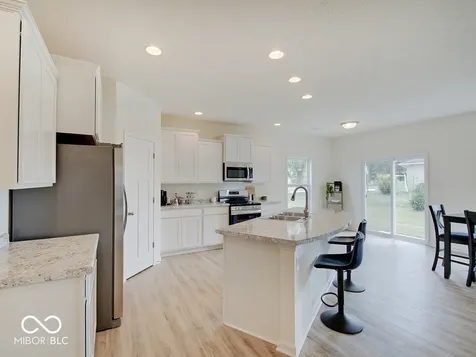 3923 Windstar Way Columbus IN 47203