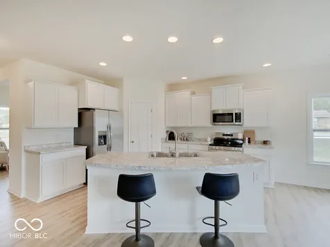 3923 Windstar Way Columbus IN 47203