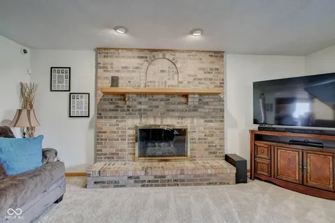 303 Wellington Overlook Noblesville IN 46060