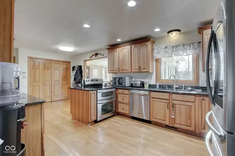 303 Wellington Overlook Noblesville IN 46060