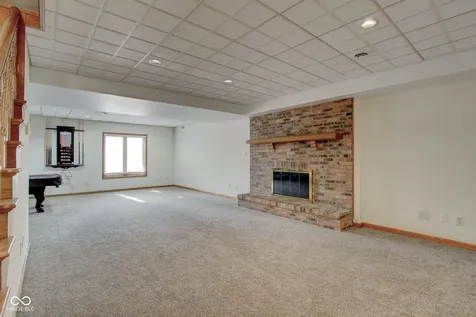 303 Wellington Overlook Noblesville IN 46060