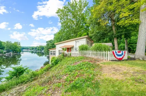 409 W Lakeview Drive Nineveh IN 46164