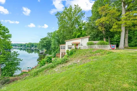 409 W Lakeview Drive Nineveh IN 46164