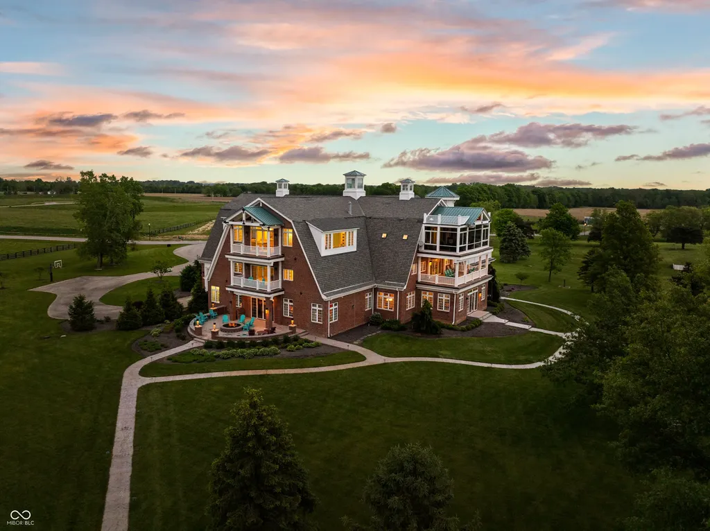 9825 Windy Hills Drive Zionsville IN 46077