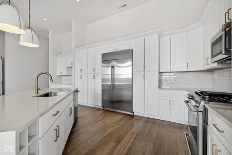 1155 S Rangeline Road Carmel IN 46032
