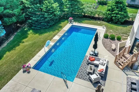 12542 Scottish Bend Carmel IN 46033