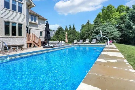 12542 Scottish Bend Carmel IN 46033