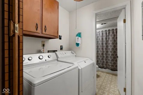 8011 Sunfield Court Indianapolis IN 46214