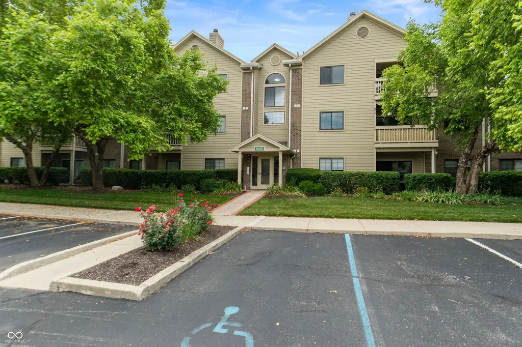 8820 Yardley Court Indianapolis IN 46268