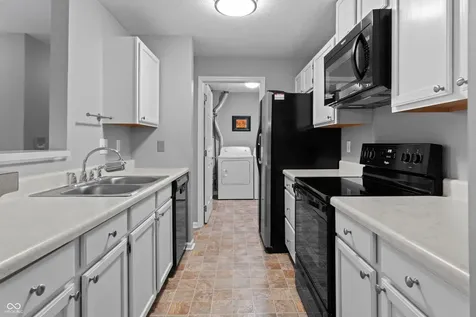 8820 Yardley Court Indianapolis IN 46268