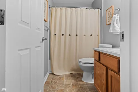 8820 Yardley Court Indianapolis IN 46268