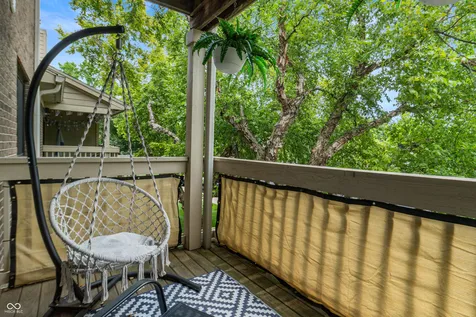 8820 Yardley Court Indianapolis IN 46268