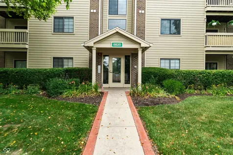 8820 Yardley Court Indianapolis IN 46268