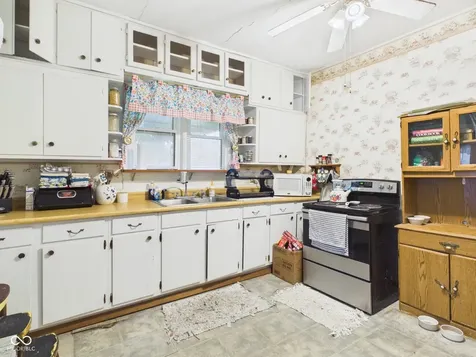 15024 W 5th Street Daleville IN 47334