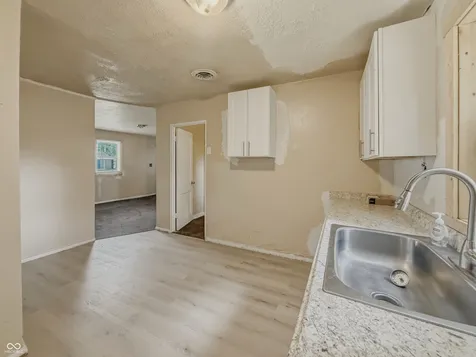 6225 Raleigh Drive Indianapolis IN 46219
