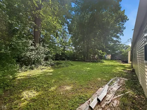 6225 Raleigh Drive Indianapolis IN 46219
