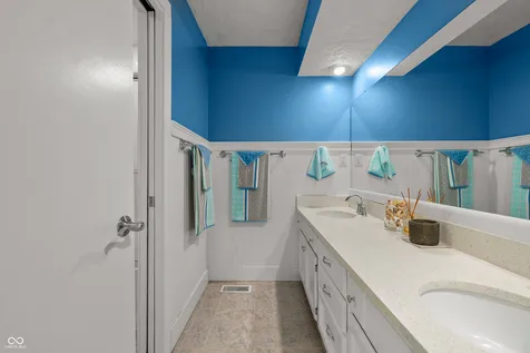15229 Shoreway East Court Carmel IN 46032
