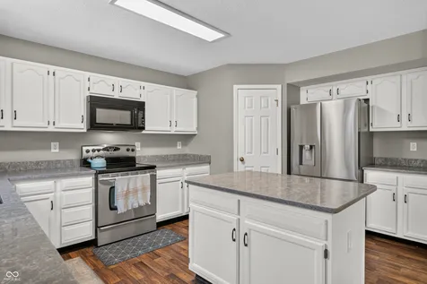 3244 Rolling Hill Drive Columbus IN 47201