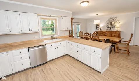 9895 Haverstick Road Carmel IN 46280